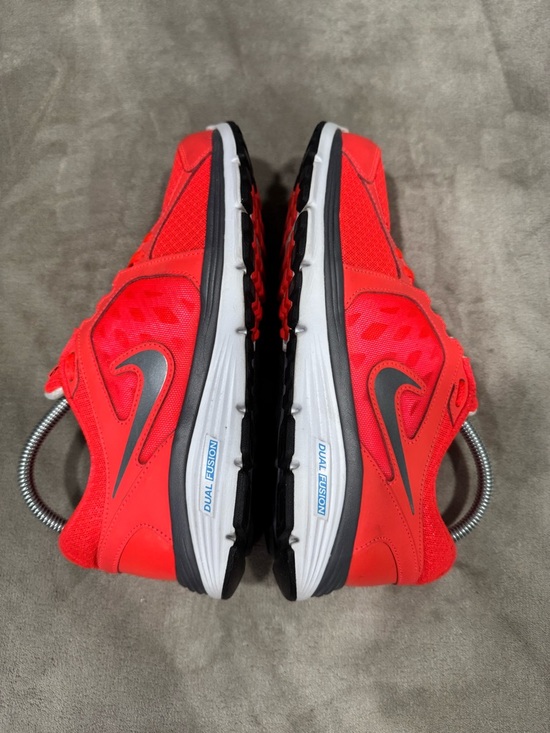 Nike Dual Fusion Sneakers - Picture 9 of 11